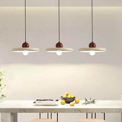 北欧简约饭厅飞碟吊灯三头餐桌灯带光源铁艺灯具