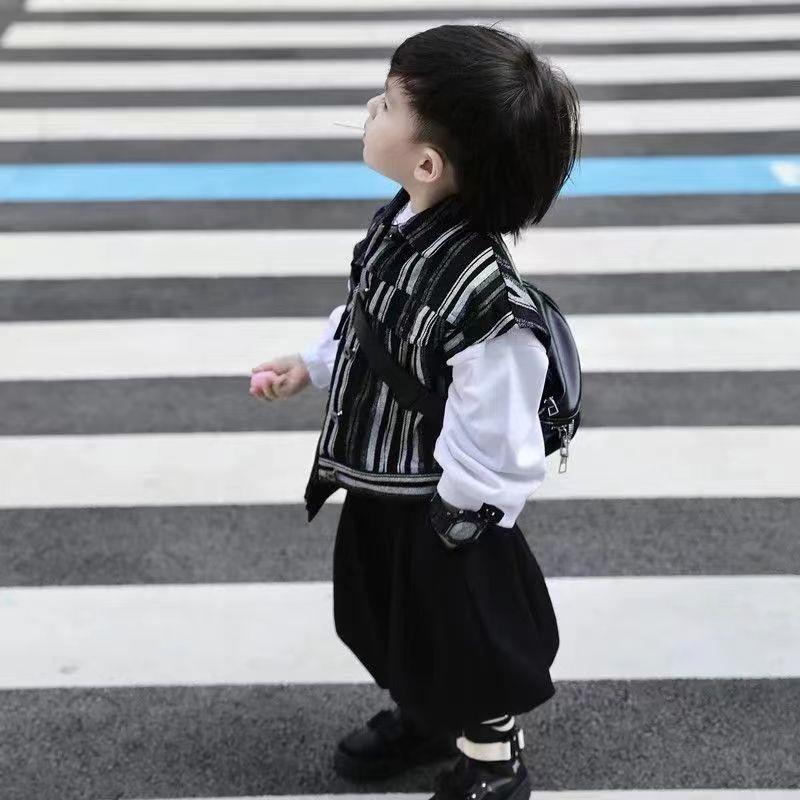法国儿童秋装套装2025新款宝宝春秋三件套痞帅男小童条纹马甲卫衣