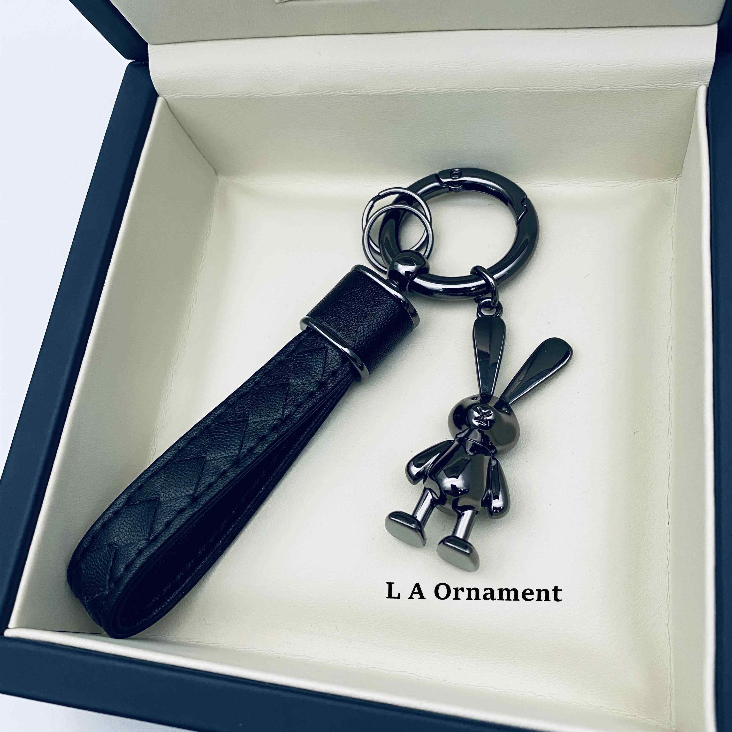 日本进口幸运兔子汽车钥匙扣挂件男女情侣精致奥迪福斯宾士钥匙链