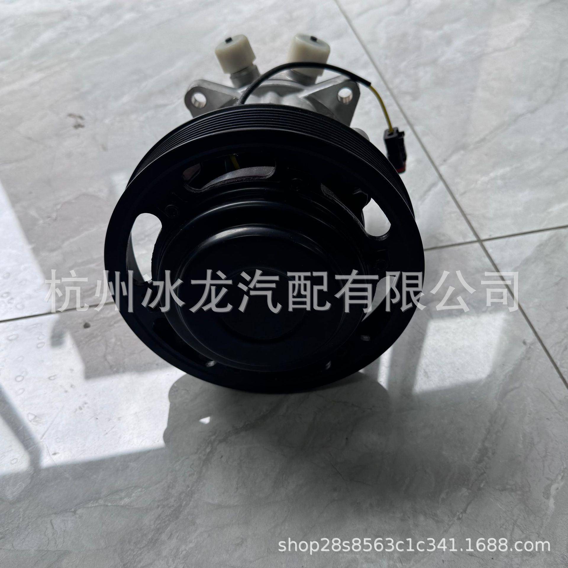 60174624三一吊车空调压缩机B9ZZ12014310三一堆高机空调压缩机