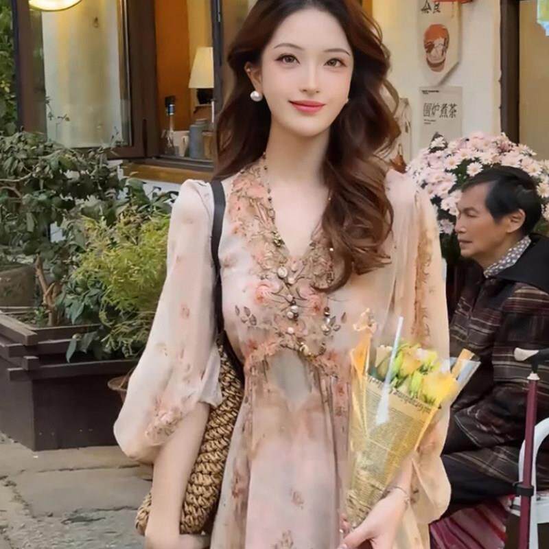 轻奢气质法式碎花洋装女2025新款夏季裙子收腰显瘦吊带裙两件套