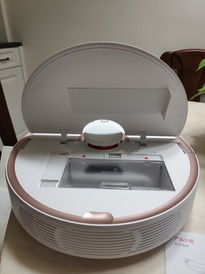 入手对比扫地机器人科沃斯DL33和石头S51优缺点是？配置参数区别是？哪款好用些？