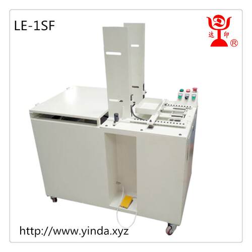 福建制鞋机械拖鞋生产机EVA/PE人字拖凉鞋鞋带安装机器穿带机