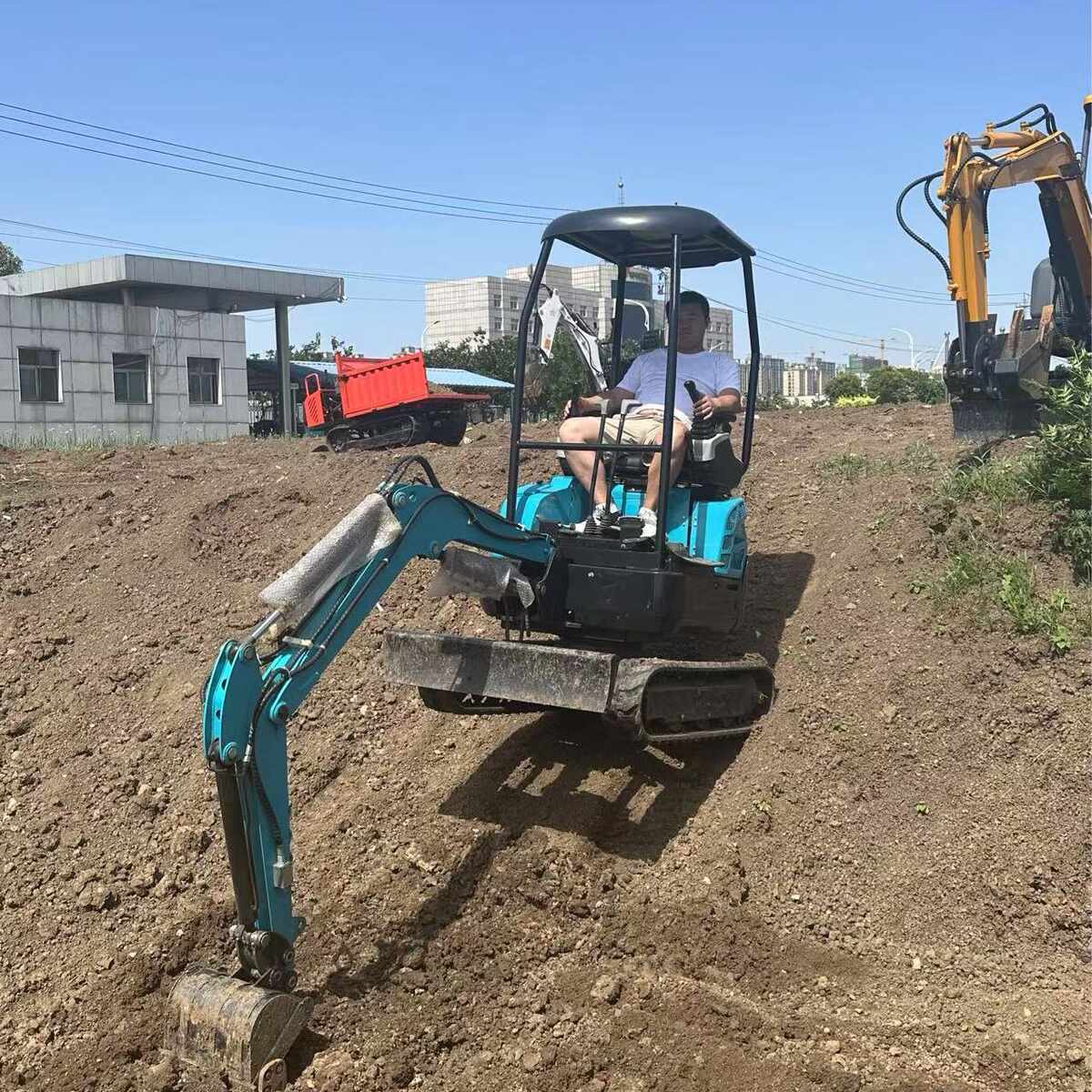小型挖掘机家用微型挖掘机农用小挖机挖土小型机工程小钩机微挖