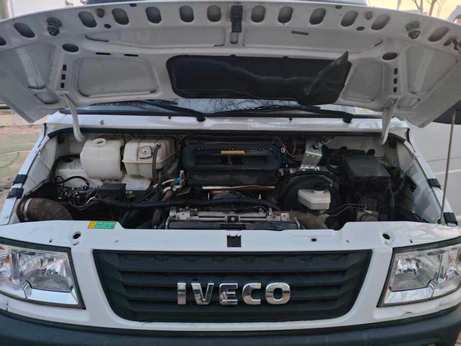 4月13日商丘市科技公司23年上牌依维柯得意中顶后双胎2.5T柴油网络拍卖公告