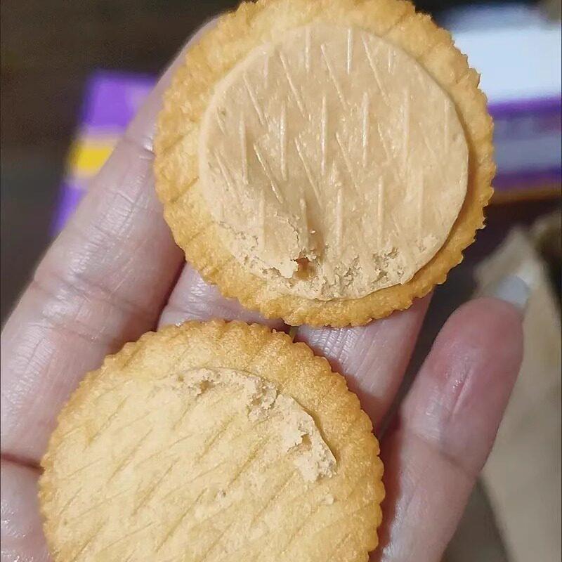 广沣/花生酱夹心薄饼超薄马铃薯饼干网红零食独立包装零食礼盒