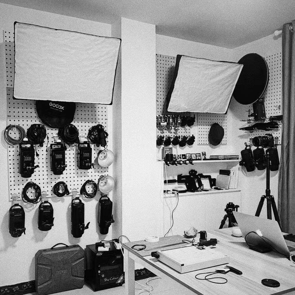 洞洞板影棚收纳层架三脚架灯架摄影器材整理架壁挂架背景纸布储存