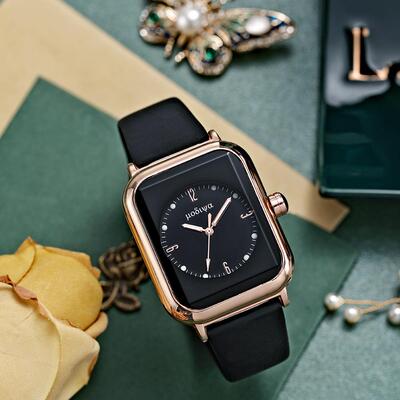 新款石英手表女厂家直营文艺夜光网红时尚硅胶小方表女士手表