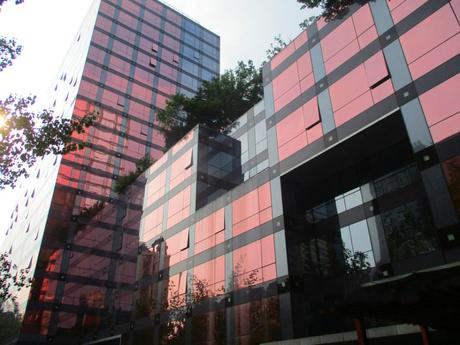 华业国际中心 15套房产（带51个车位）