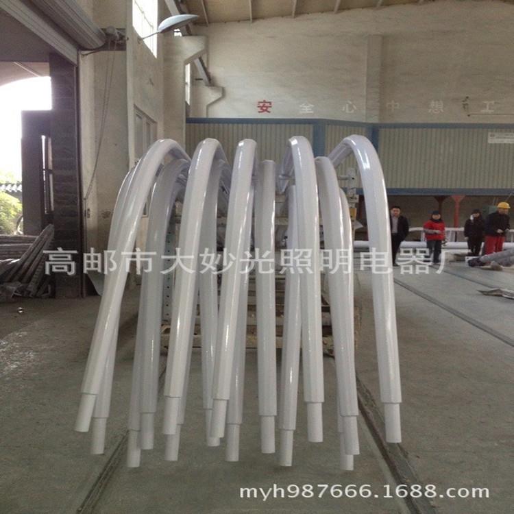 厂家生产自弯臂灯杆 路灯杆配件 代出口加工灯杆 自带臂8米灯杆