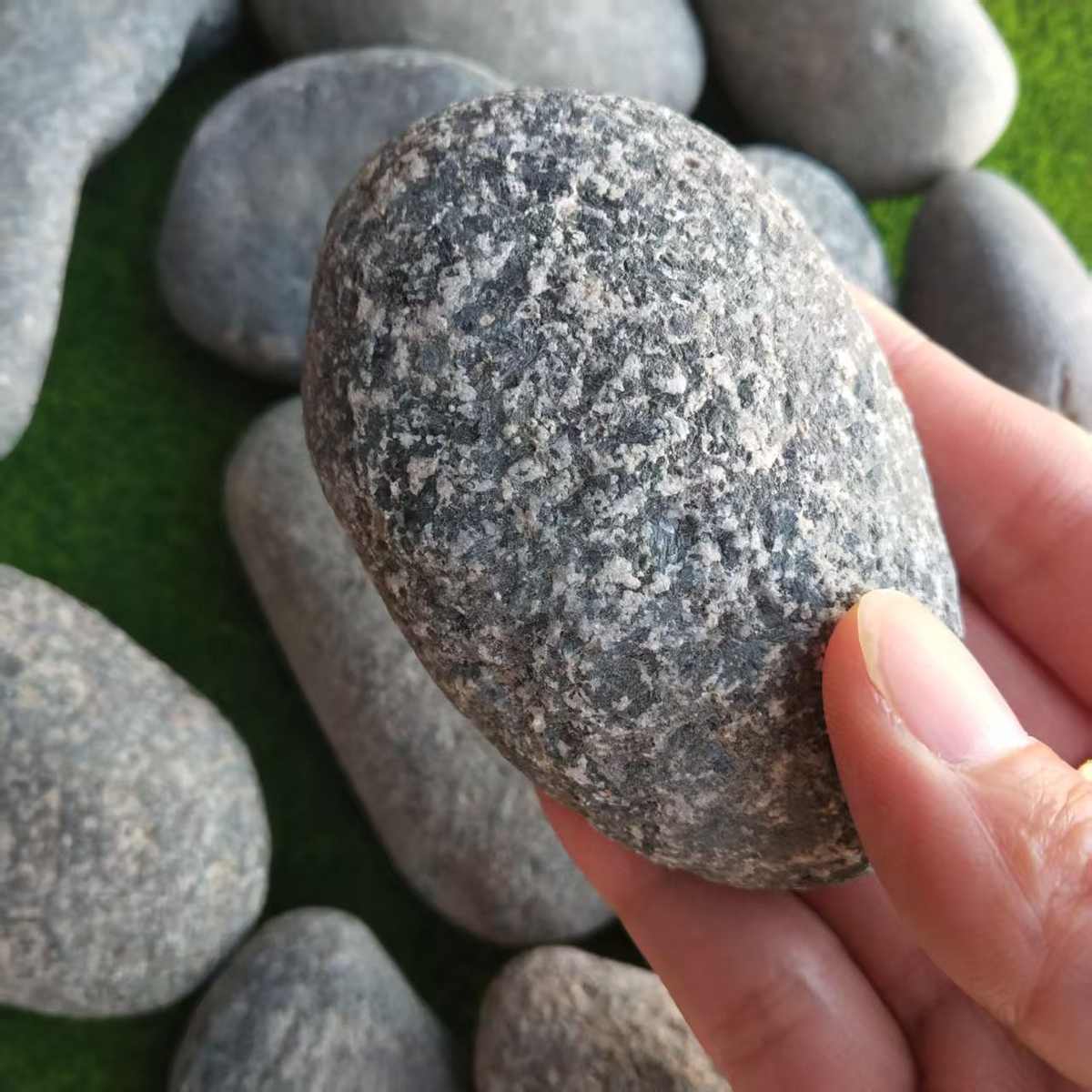 鹅卵石厂家供应变压器5-8公分河卵石水处理滤料园林景观铺路卵石