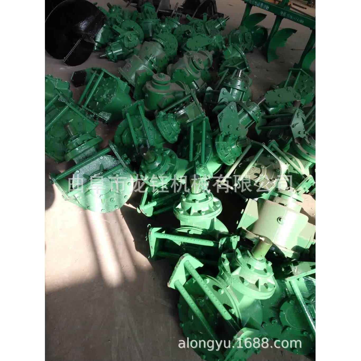 拖拉机改装挖坑机多途多功植树坑挖机新能用型栽树CUJ挖坑机