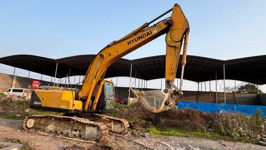 3月5日保定现代225挖掘机（现在地址：重庆）网络拍卖公告