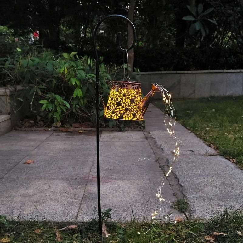 户外草坪花园庭院别墅景观创意太阳能水壶氛围灯摆件镂空装饰