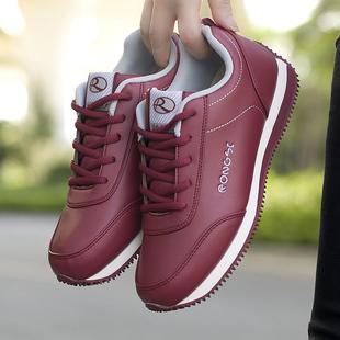 正品防中季老年健滑步鞋秋女软底妈妈鞋运动旅游鞋老人鞋皮面中年