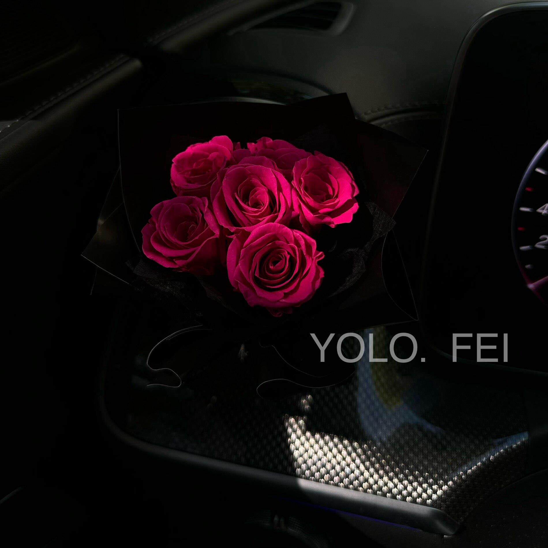 YOLO.FEI原创弗洛伊德永生花玫瑰礼物车载出风口迷你花束装饰摆饰