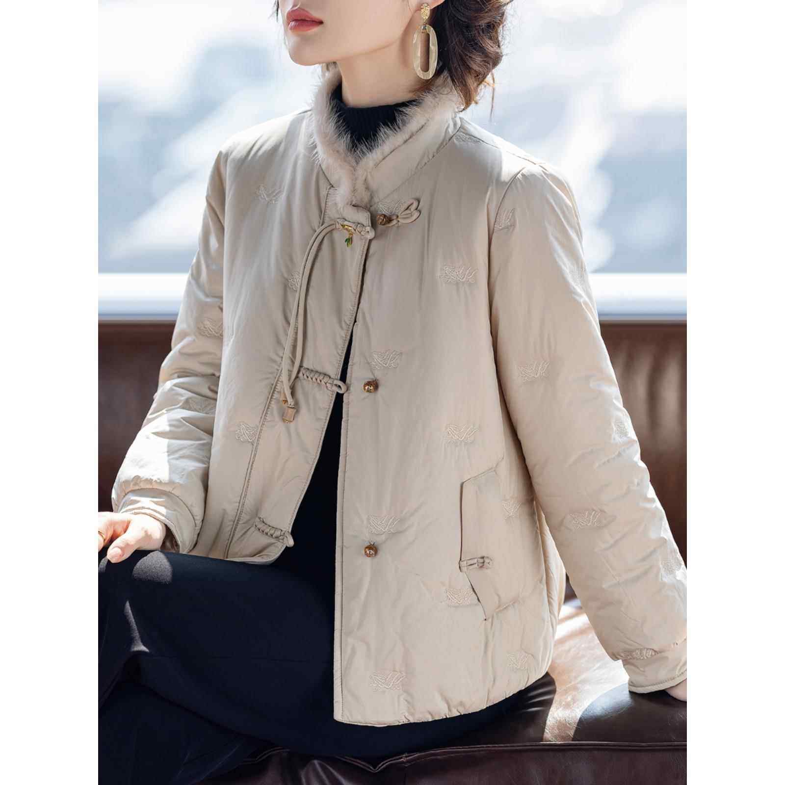 气质妈妈冬季羽绒服新中式民族服装新西式2025新款中老年妇女夹克