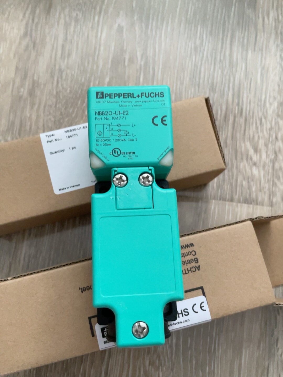 NBB20-U1-E2 倍加福传感器，全新正品