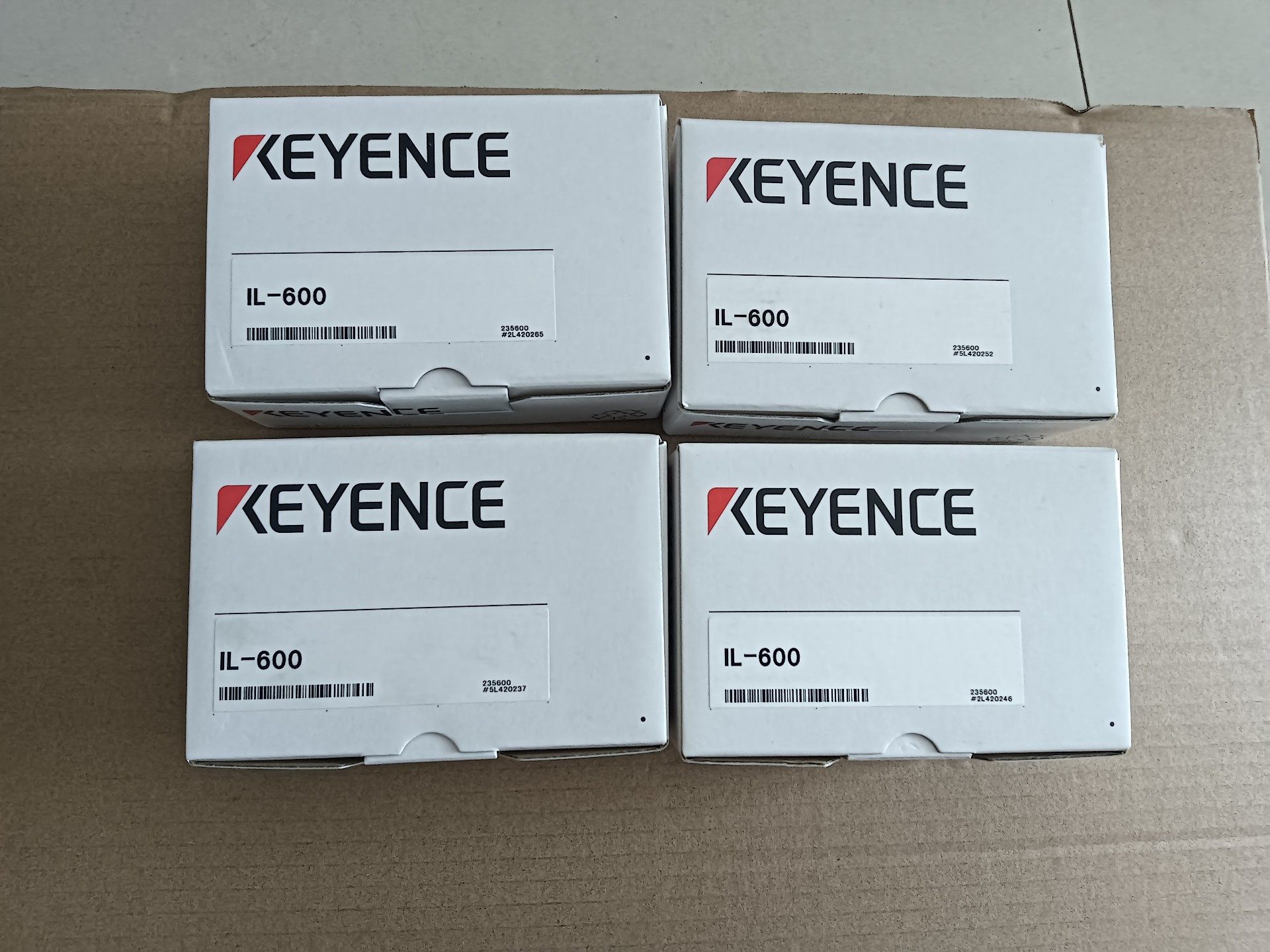 IL-600 基恩士传感器 全新原装盒码一致 包装干净 24