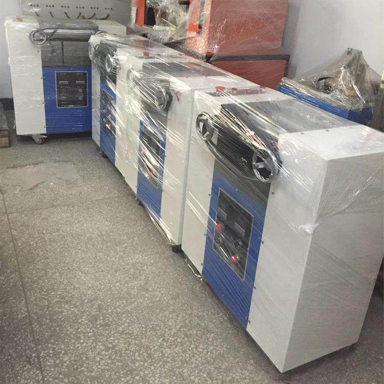 PVC双辊压片机与背伦式压片机的特点与区别找东莞厂家
