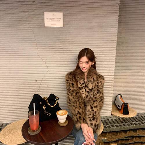 Women's Y2K Leopard Print Faux Fur Short Cardigan Jacket