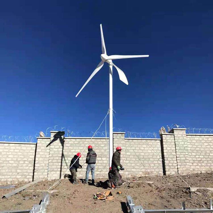 厂家水平轴风光互补发电系统220ｖ1000w离网家用小型风力发电机