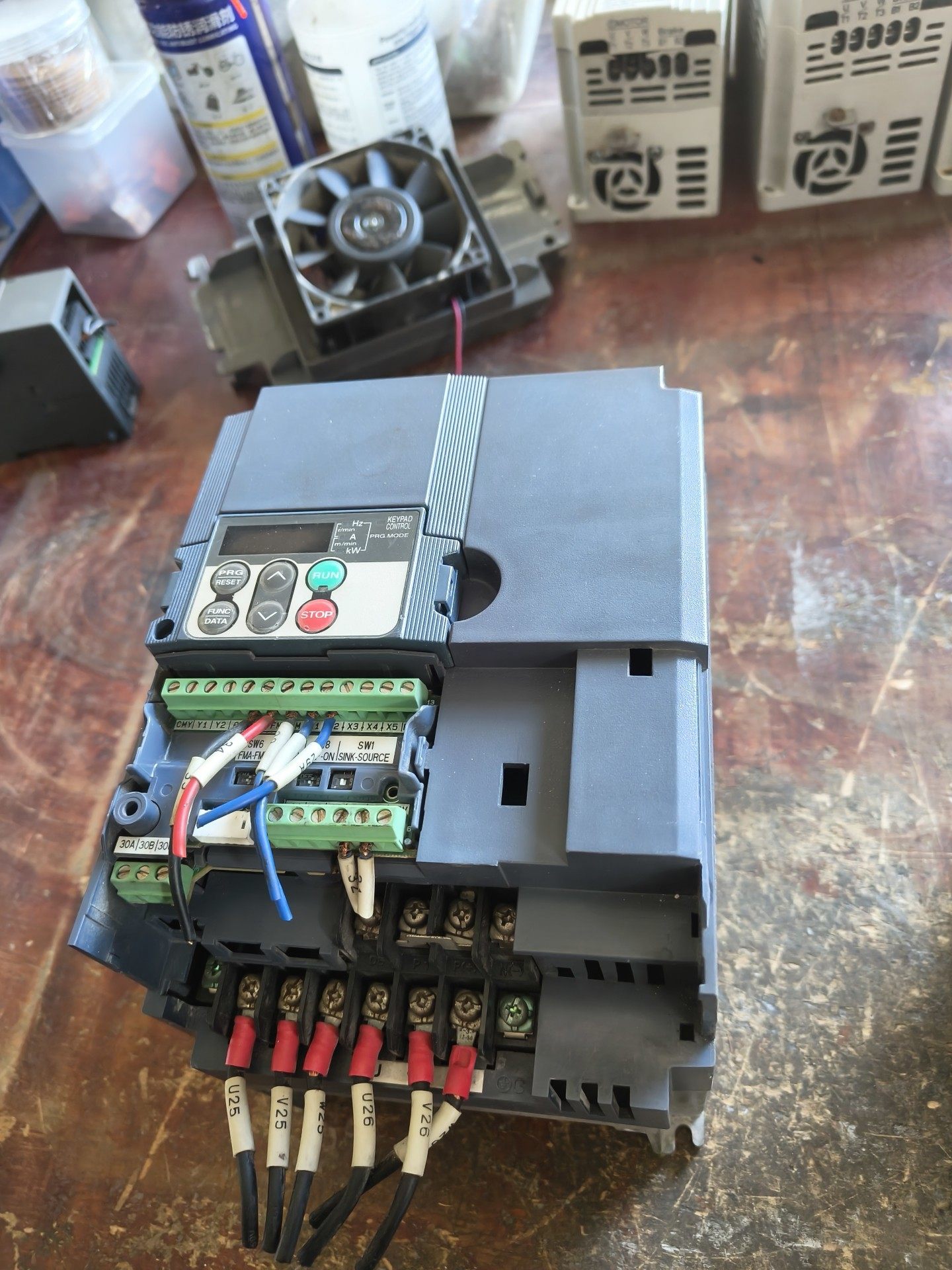 富士变频器FRN3.7E1S-4C  3.7kw/380V