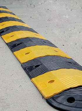 顺路科技大梯形减速带橡胶路障坡大波浪减速龚停车场减速