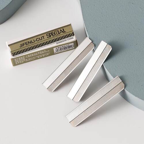 10 Stainless Steel Eyebrow Razor Blades, Single-sided Wavy B