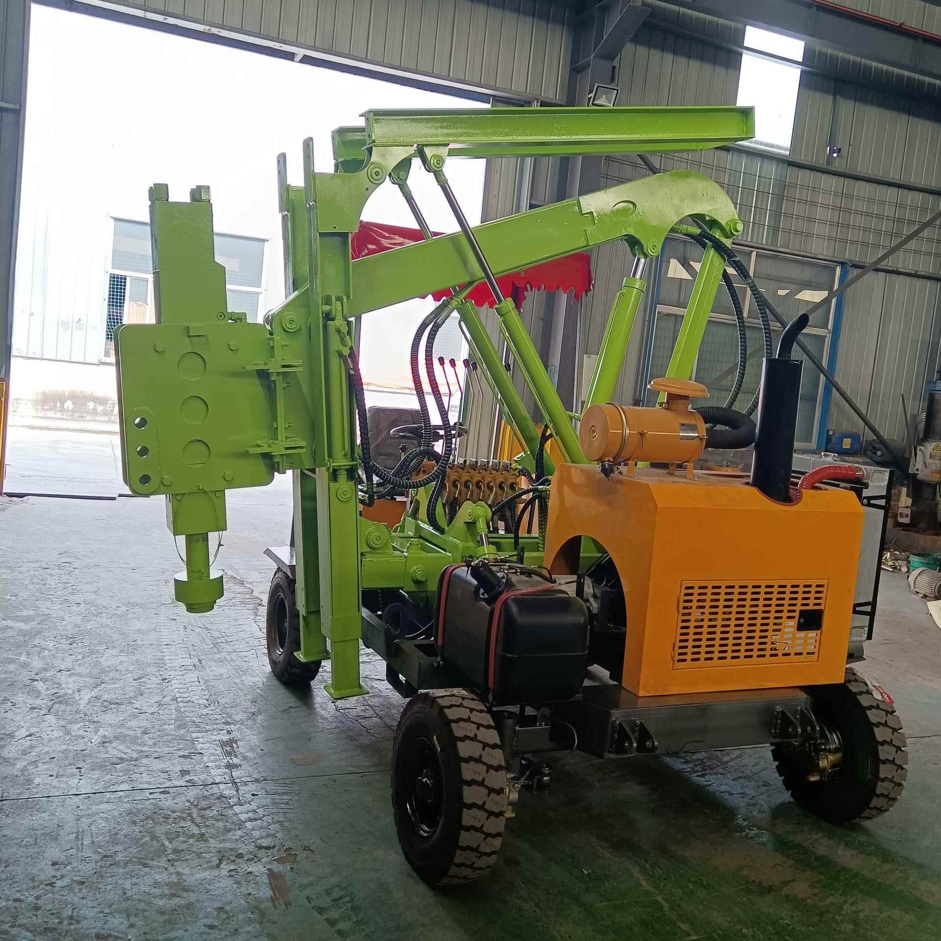 小型护栏打桩机打拔一体轮式自驾操作简单高速公路钻孔扩孔机械