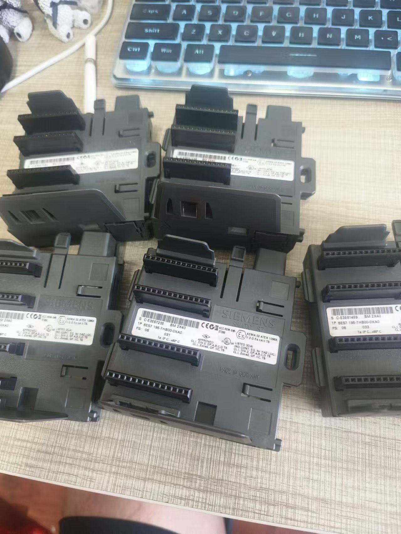 西门子6ES7195-7HB00-0XA0 五个 195-7