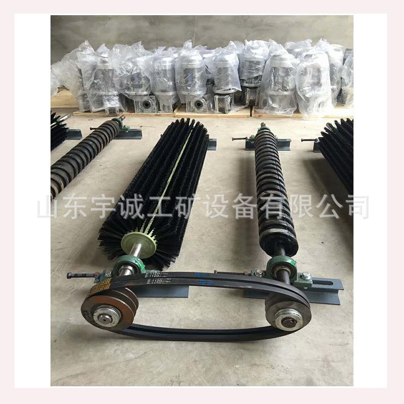 厂家供应聚氨酯清扫机 矿用无动力清扫器 电动滚刷清扫器