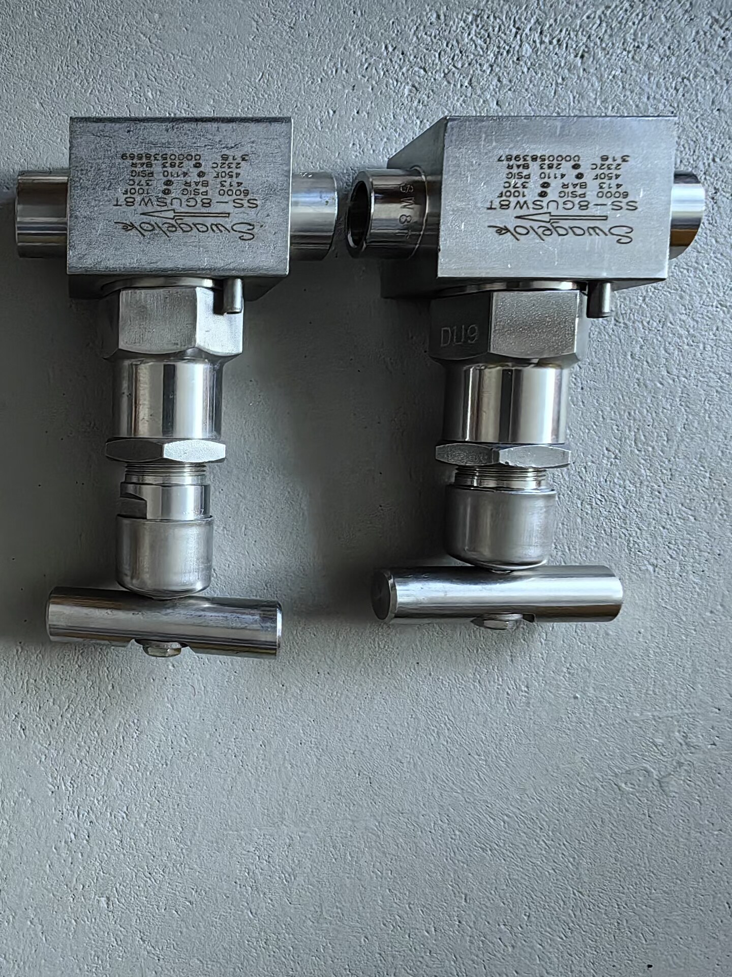 全新世伟洛克闲置两台，需要的老板联系