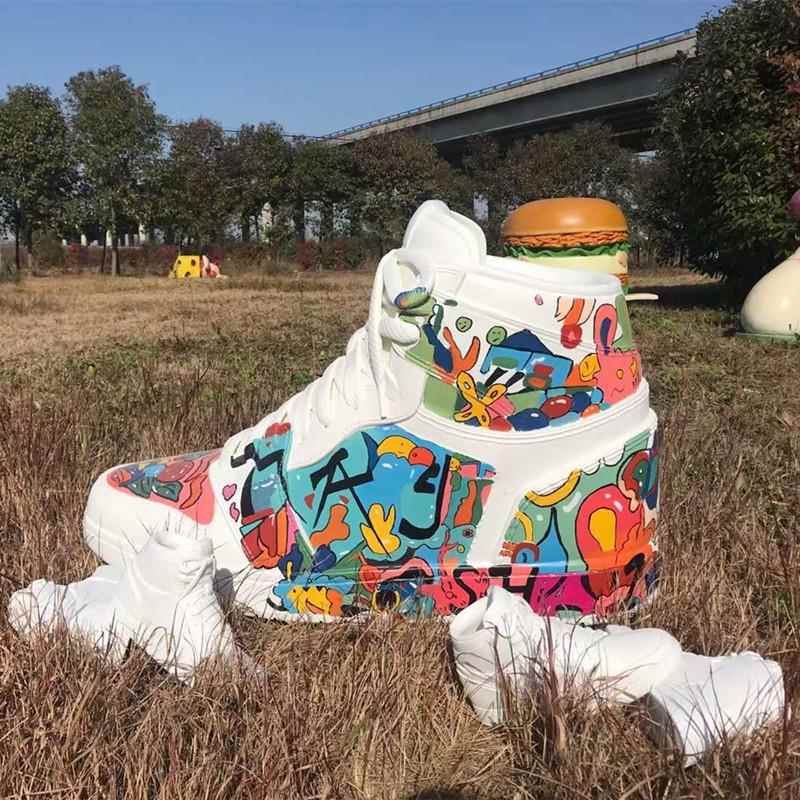 玻璃钢园林景观雕塑彩绘高跟鞋大门入口商场美陈城市雕塑摆件2