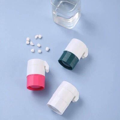 Random Color Portable Pill Case Medicine Splitter Powder