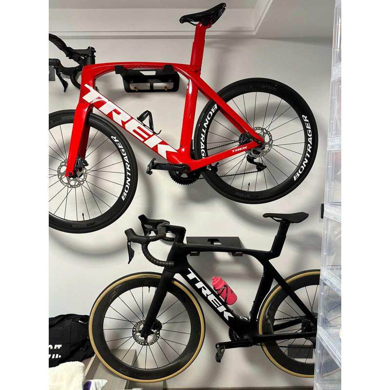 公路车上墙小型收纳架自行车上墙墙壁挂架山地公路车墙停车收纳架