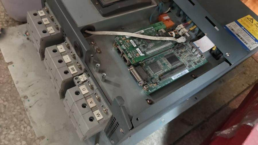 1月6日北京【京械8771】单位淘汰报废处置电梯驱动器一台网络拍卖公告