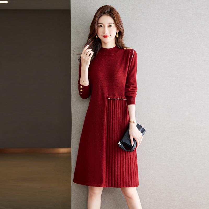 针织洋装毛衣女秋冬中长版羊毛衫宽松大尺码女装百褶A字裙打底衫