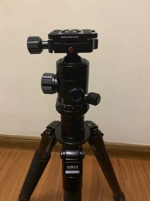 思锐碳纤维三脚架和铝合金三脚架有什么区别，哪款好用？