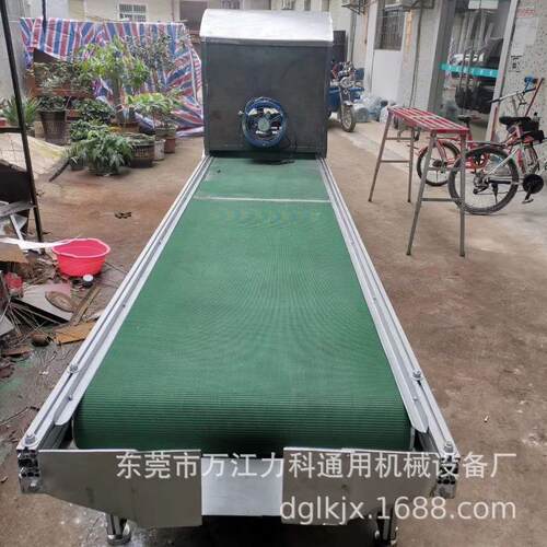 浙江自动升降V形输送带河南中草药爬坡输送机化工用品链板输送机