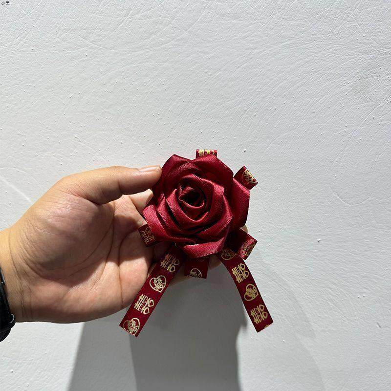中式雅致缎带玫瑰胸花新娘定制款高级迎亲花束图片