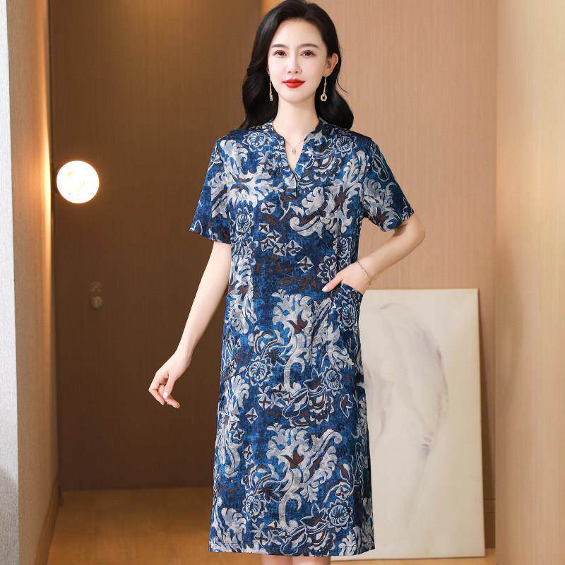 杭州真丝连衣裙女宽松大码青花瓷中老年妈妈夏装复古桑蚕丝中长裙