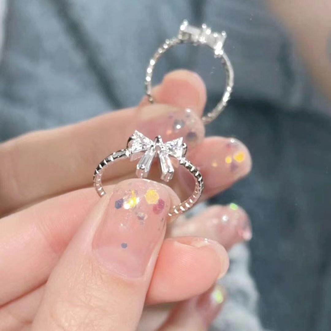 水晶蝴蝶结戒指女小众设计素圈戒指女时尚锆石尾戒个性食指环新款