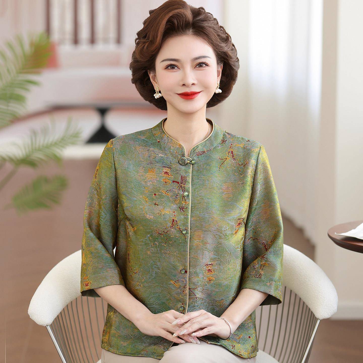 妈妈夏装新款真丝中老年人宽松女大码盘扣上衣桑蚕丝印花奶奶衬衫