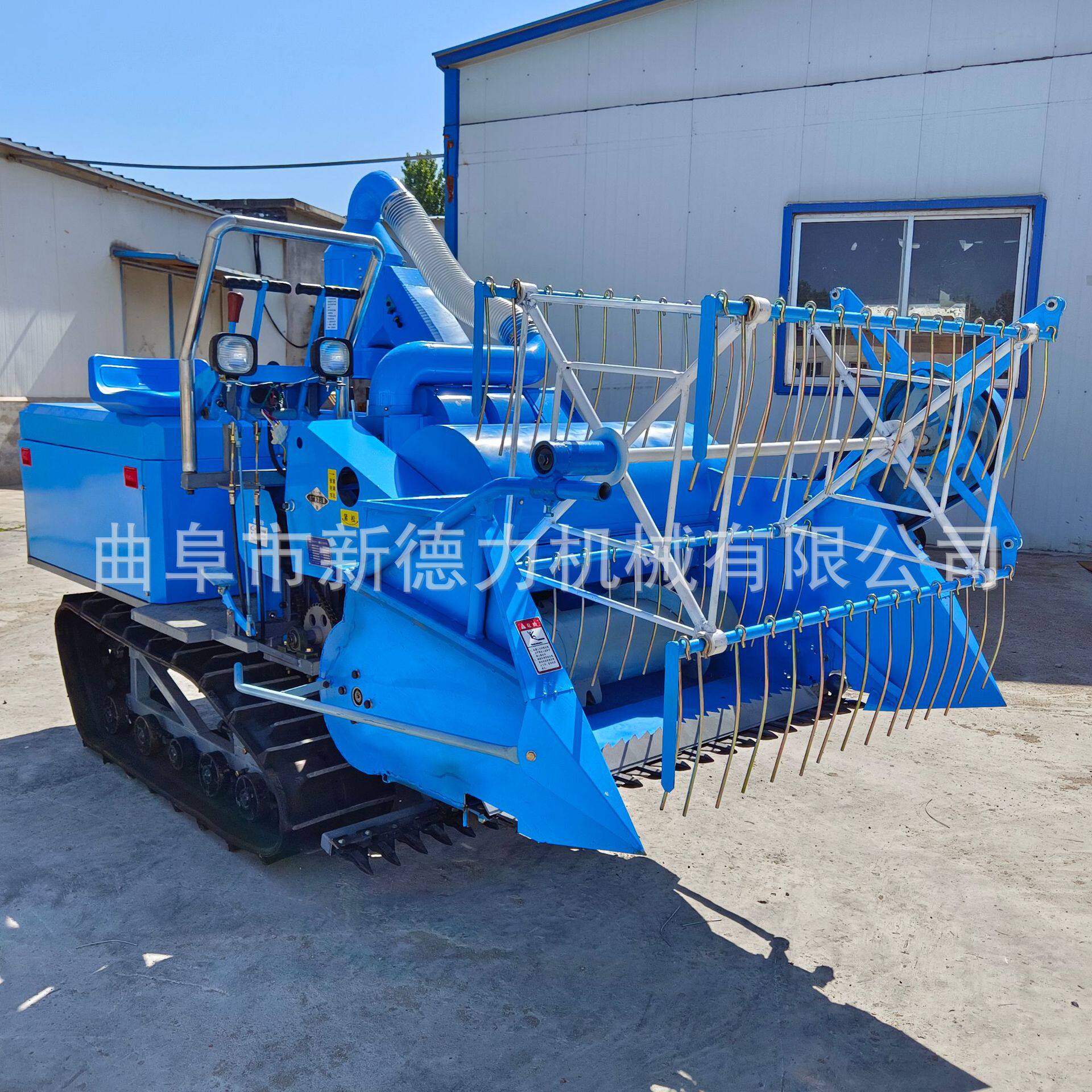 常柴32马力小型联合收割机单缸微型家用水稻小麦多功能收割机厂