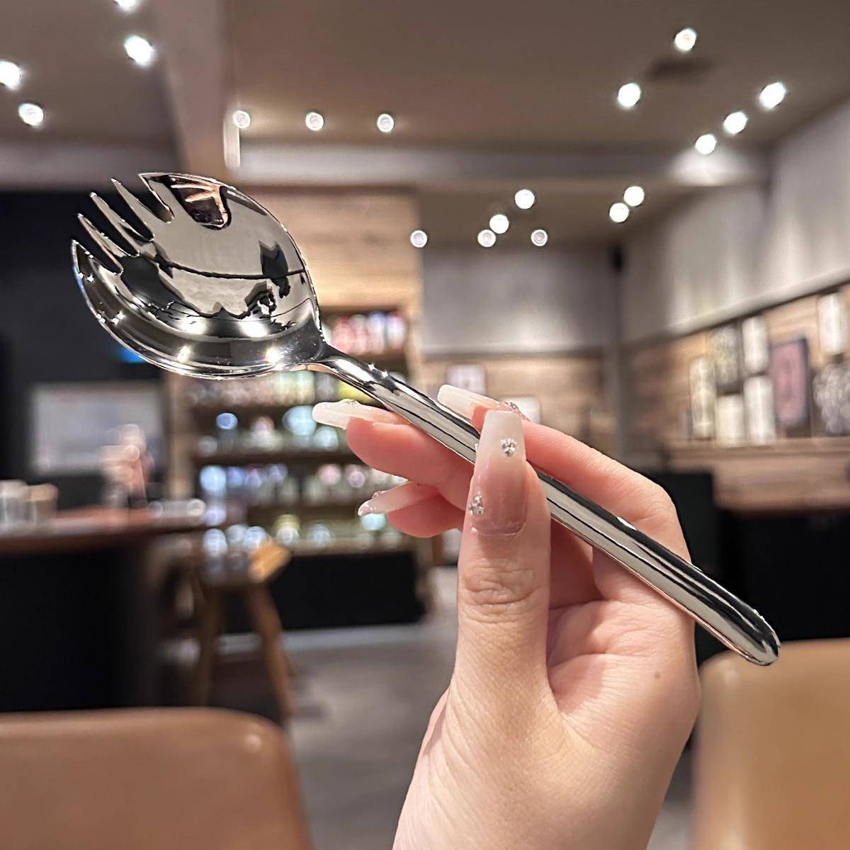 食用不锈钢勺子新款加厚家用一体叉勺吃西瓜两用带齿加厚沙拉勺叉
