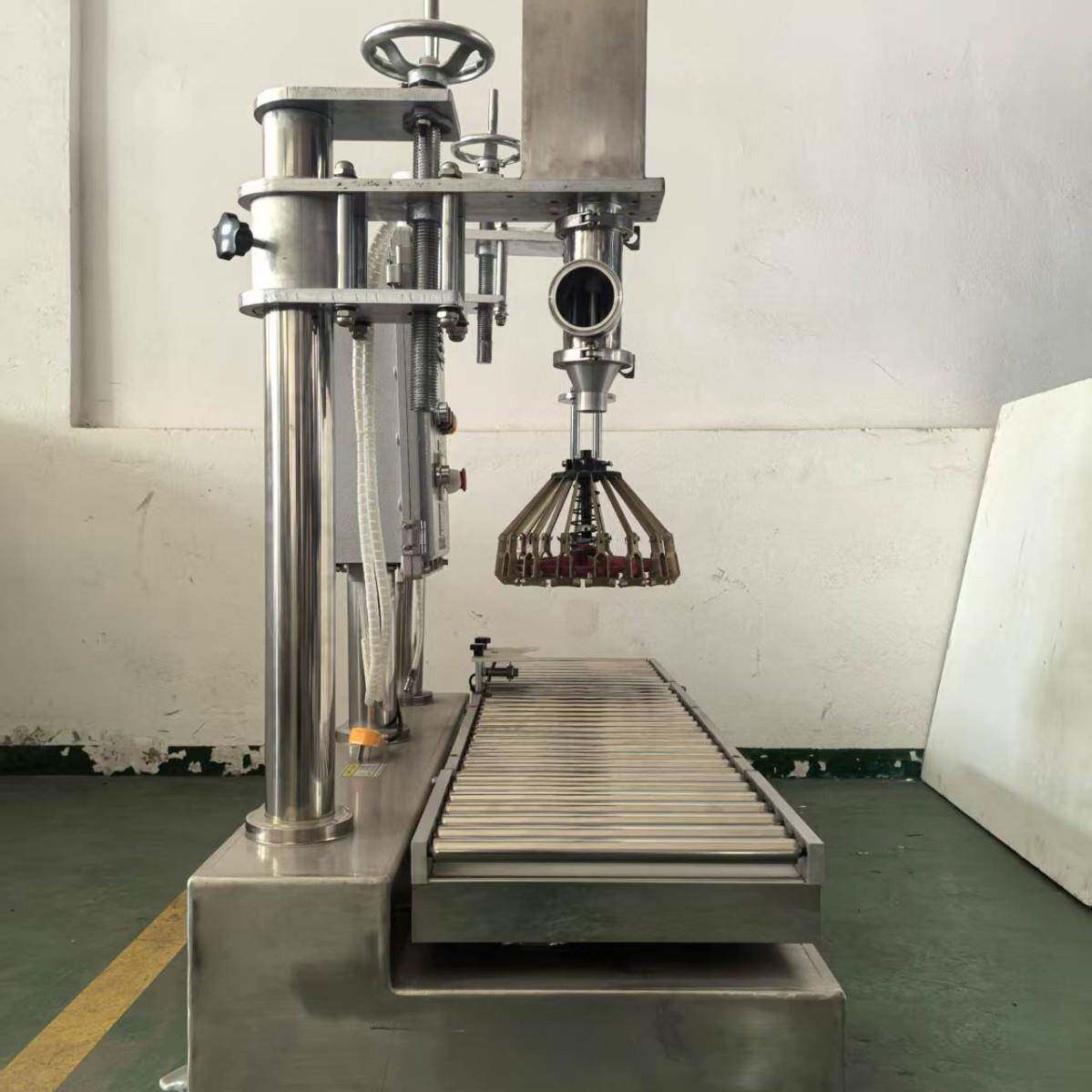 油性工业漆涂料灌枪式灌装压盖机18-20L花兰桶塑料桶半自动包装机