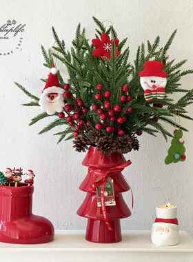 圣诞桌面摆件节日氛围感创意陶瓷圣诞树红鞋花瓶客厅电视柜装饰品