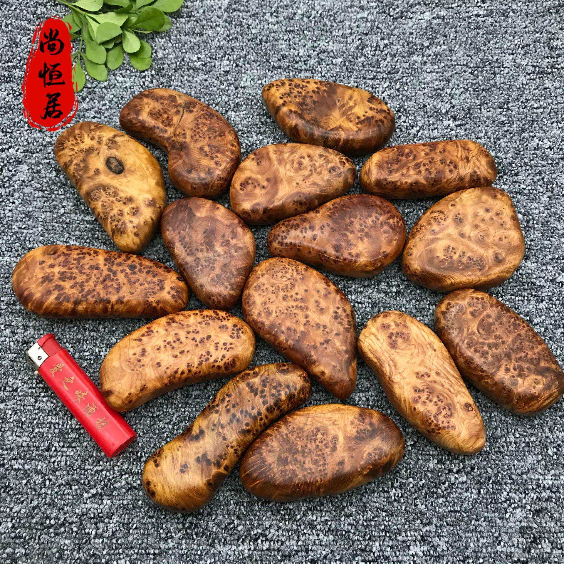 四川凉山料崖柏随型满榴疤手把件 高油性清香木质摆件工艺品