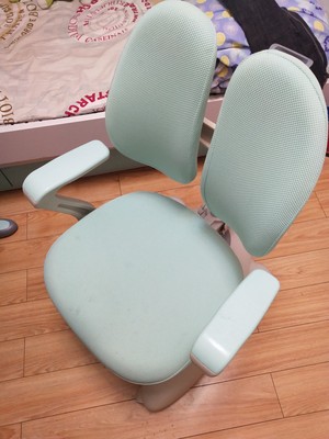 大家觉得法兰芭比的书桌怎么样客观说说质量靠谱吗？